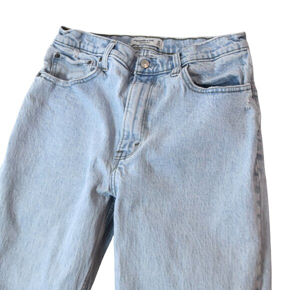 Abercrombie & Fitch Women's High Rise 90s Relaxed Jeans Light Wash 30 / 10 R - Picture 3 of 9